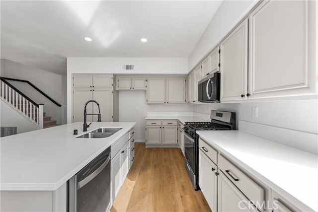 Detail Gallery Image 19 of 60 For 5640 Eisenhower Way, Palmdale,  CA 93552 - 4 Beds | 3 Baths