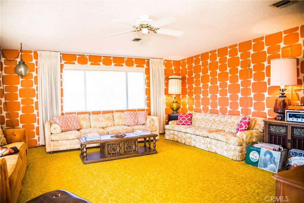 https://media.crmls.org/medias/d0805536-0311-48e3-b79e-c2bde689904c.jpg?preset=X-Large
