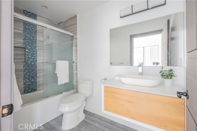6436 Day Street, Tujunga CA: https://media.crmls.org/medias/d081d820-2d5d-42ca-93b6-05c20f676125.jpg