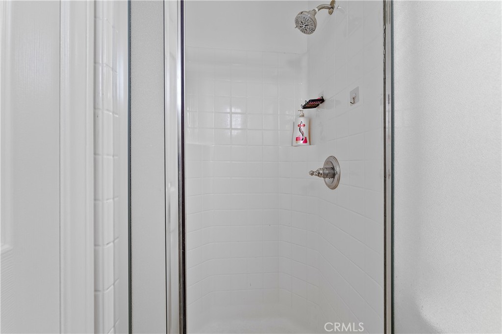 https://media.crmls.org/medias/d082423f-e4b9-4a90-a15e-7b4108e74f7a.jpg?preset=X-Large