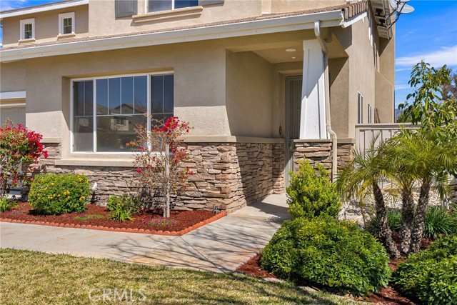 Detail Gallery Image 3 of 52 For 1645 Valley Falls Ave, Redlands,  CA 92374 - 3 Beds | 2/1 Baths