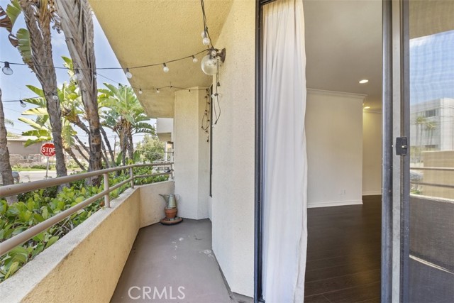 Detail Gallery Image 7 of 19 For 13920 Moorpark St #107,  Sherman Oaks,  CA 91423 - 3 Beds | 2 Baths