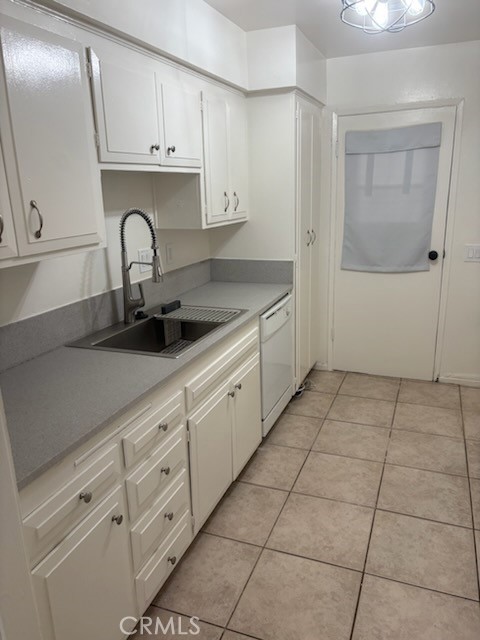 MLS #OC25116364 img 2