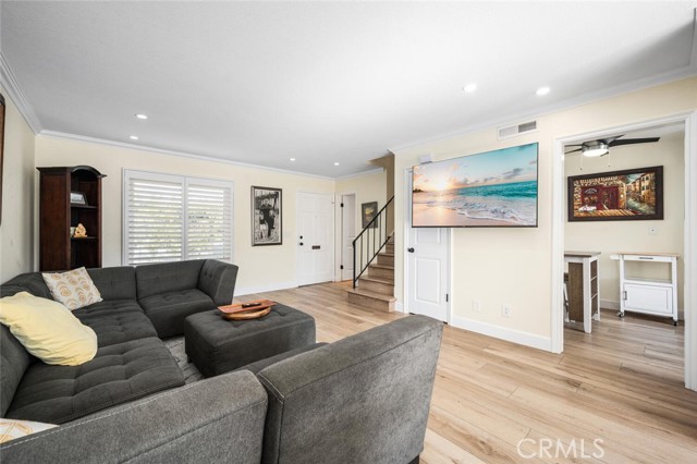 Detail Gallery Image 5 of 37 For 20326 Gardenia Dr, Huntington Beach,  CA 92646 - 3 Beds | 2/1 Baths