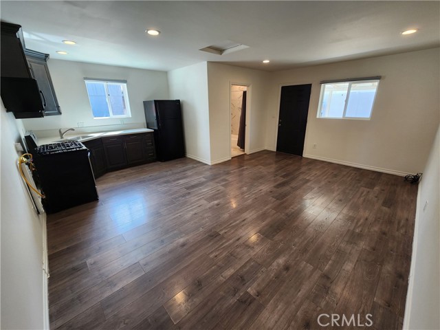 10450 Balboa Boulevard, Granada Hills CA: https://media.crmls.org/medias/d083c124-e0da-4b0a-963d-a56e182127e1.jpg