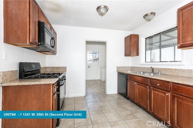 1241 W 95th Street, Los Angeles CA: https://media.crmls.org/medias/d083e3fb-3df2-4052-a093-6523e74404bf.jpg