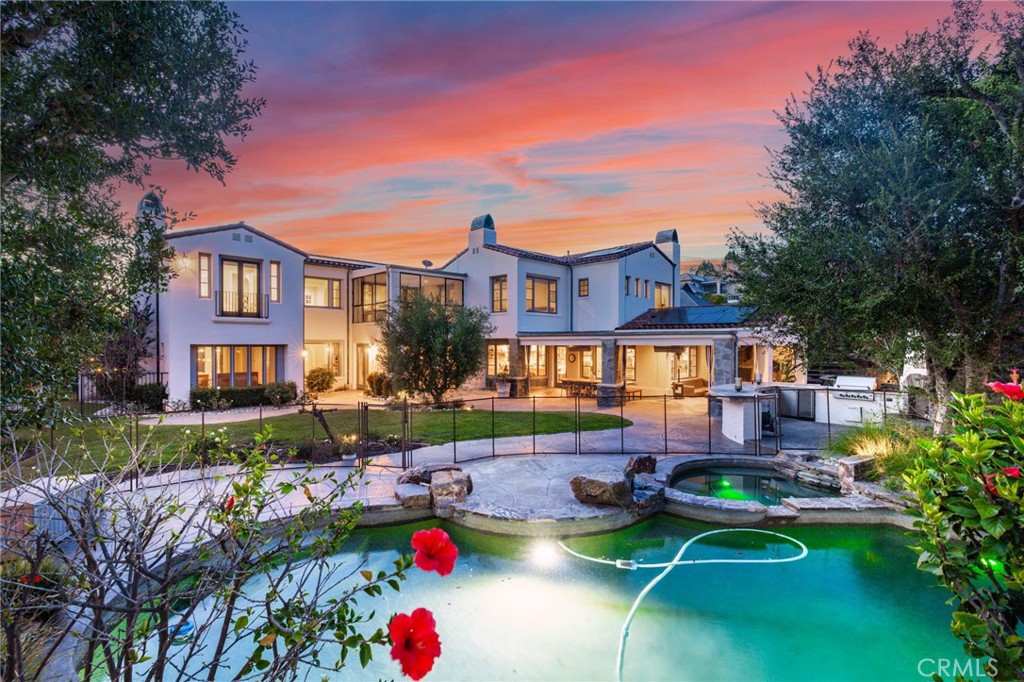 https://media.crmls.org/medias/d08427cf-a602-498f-a480-2de04c90f5e6.jpg?preset=X-Large