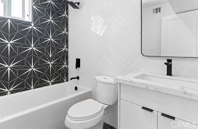 Detail Gallery Image 16 of 23 For 6417 1/2 Lexington Ave, Los Angeles,  CA 90038 - 4 Beds | 4 Baths