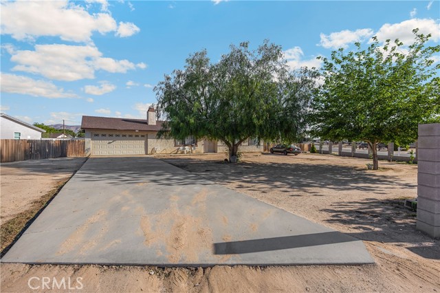 Detail Gallery Image 2 of 28 For 11865 Pecos Rd, Apple Valley,  CA 92308 - 3 Beds | 2 Baths