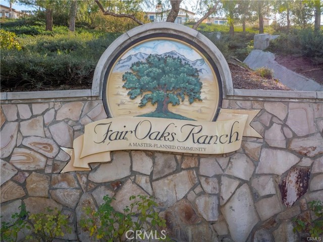 Detail Gallery Image 4 of 41 For 17634 Wren Dr, Canyon Country,  CA 91387 - 5 Beds | 4 Baths