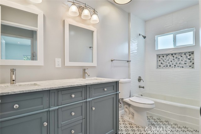 Detail Gallery Image 16 of 29 For 14434 Greenleaf, Sherman Oaks,  CA 91423 - 5 Beds | 3/2 Baths