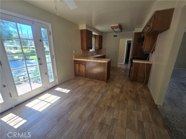 Detail Gallery Image 4 of 15 For 231 Hillandale Ct, Riverside,  CA 92507 - 3 Beds | 2 Baths