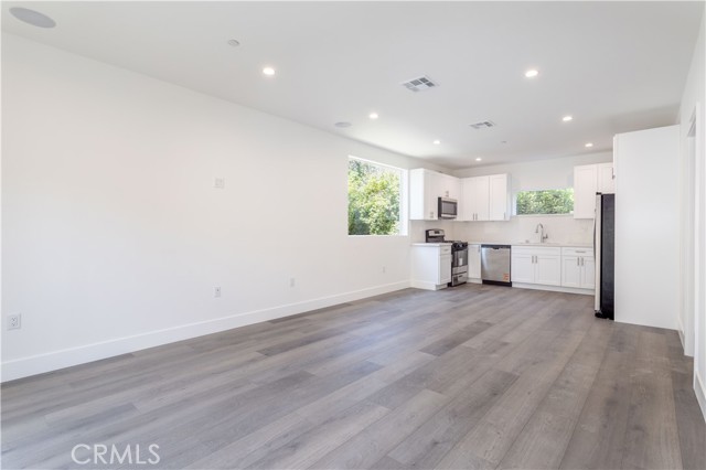 1032 N Oxford Avenue, Los Angeles CA: https://media.crmls.org/medias/d0867490-cd7b-47ad-a36e-746d662700d1.jpg