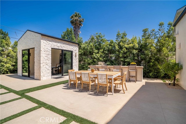 4320 Teesdale Avenue, Studio City CA: https://media.crmls.org/medias/d087310c-906f-47b5-aee4-84547dfd9f82.jpg