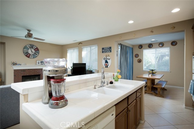 Detail Gallery Image 7 of 37 For 29095 Light Sails Ct, Menifee,  CA 92585 - 3 Beds | 2 Baths