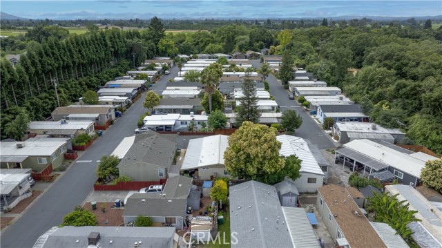 5250 Whispering Creek Drive, Santa Rosa CA: https://media.crmls.org/medias/d08782b7-a66a-49b7-807a-a07bded630f0.jpg