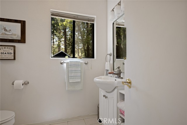 Detail Gallery Image 23 of 44 For 26249 Cedar Ln, Twin Peaks,  CA 92391 - 4 Beds | 3 Baths