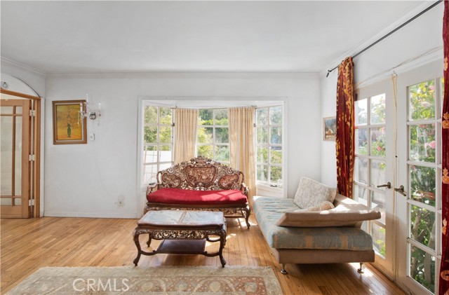 Detail Gallery Image 8 of 19 For 507 W Rustic Rd., Santa Monica,  CA 90402 - 3 Beds | 2/1 Baths