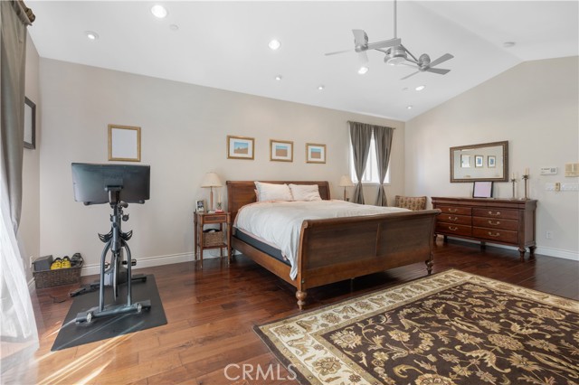 Detail Gallery Image 19 of 33 For 217 S Irena Ave #B,  Redondo Beach,  CA 90277 - 4 Beds | 2/1 Baths