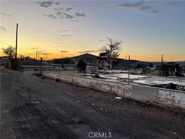 226 E Fredricks Street, Barstow, California 92311, ,Commercial Sale,For Sale,226 E Fredricks Street,CRSR23049077