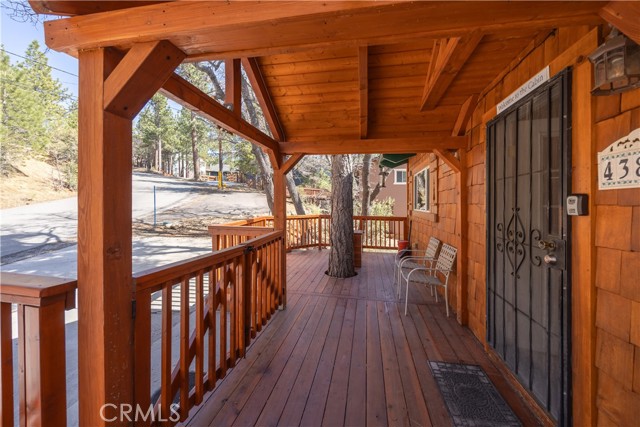 43897 Yosemite Drive, Big Bear Lake CA: https://media.crmls.org/medias/d08aaf2c-733c-4836-aba7-c012bf3a7696.jpg