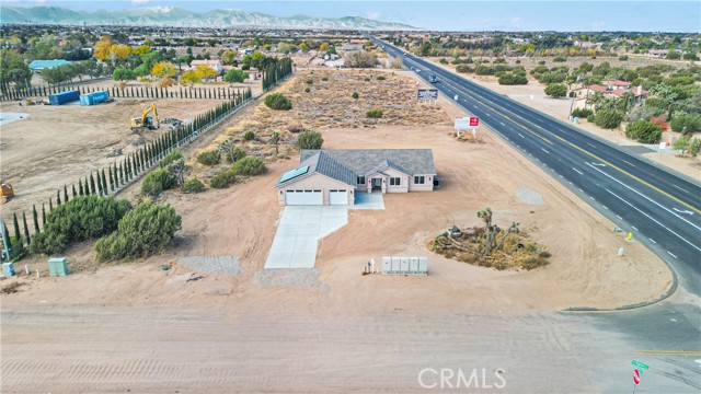 Detail Gallery Image 3 of 37 For 7276 Topaz Ave, Oak Hills,  CA 92344 - 4 Beds | 2/1 Baths