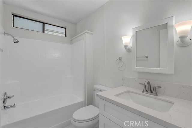 9984 Wrangler Way, Corona CA: https://media.crmls.org/medias/d08c519c-7ee8-42ef-8b6a-dec00c9afc71.jpg