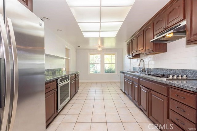 Detail Gallery Image 8 of 23 For 18731 Dylan St, Porter Ranch,  CA 91326 - 4 Beds | 2/1 Baths