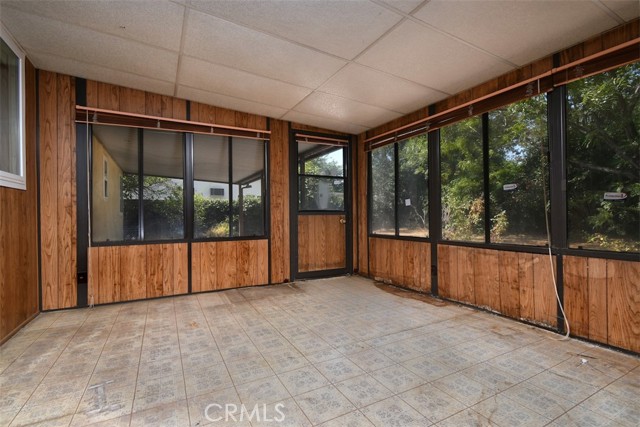 631 N Evergreen Street, Burbank CA: https://media.crmls.org/medias/d08f0cd9-8bcb-4eb0-b92d-a518157ac790.jpg