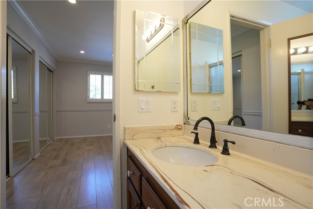 635 East Elmwood Avenue, 204 photo 14