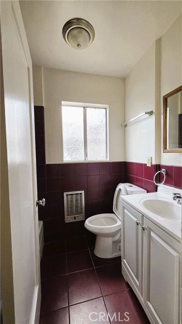 Detail Gallery Image 8 of 10 For 488 Royce St, Altadena,  CA 91001 - 2 Beds | 2 Baths