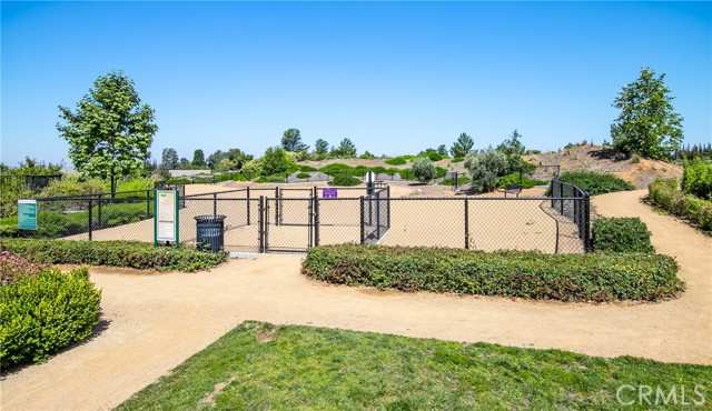 216 Colonial Drive, Calimesa CA: https://media.crmls.org/medias/d0907a27-78ff-4e68-b683-a32f09988b91.jpg