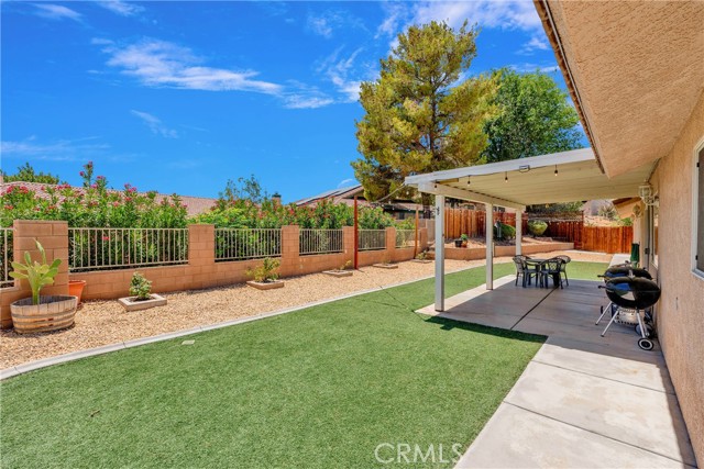 14665 Echo Lane, Helendale CA: https://media.crmls.org/medias/d090e272-a7f2-4d66-9a45-0ea37d043ff2.jpg