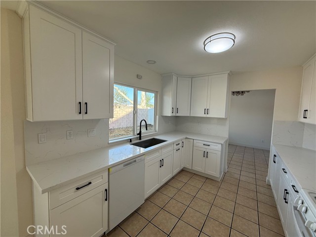 Detail Gallery Image 10 of 41 For 172 E Manchester, San Bernardino,  CA 92408 - 6 Beds | 3 Baths