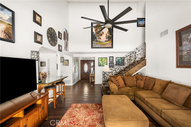 17927 Sun Hill Drive, Yorba Linda CA: https://media.crmls.org/medias/d0915873-a55a-4459-bfb5-5a586cd60bf1.jpg
