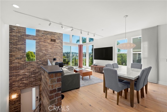 Front Image Thumbnail for CRSW25250116