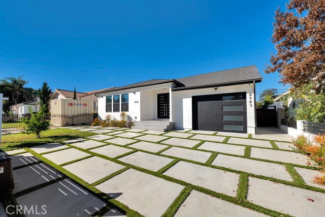 Detail Gallery Image 4 of 54 For 4941 Hesperia Ave, Encino,  CA 91316 - 5 Beds | 4 Baths