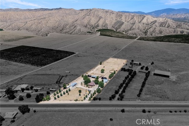 4333 Highway 33, New Cuyama CA: https://media.crmls.org/medias/d0926d1a-0ccb-49e1-a49a-5f4b027c4ae5.jpg