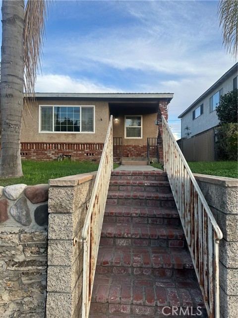 Detail Gallery Image 2 of 21 For 404 Sievers Ave, Brea,  CA 92821 - 2 Beds | 1 Baths