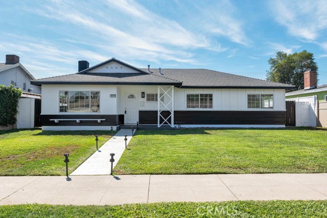 8547 Tampa Avenue, Northridge CA: https://media.crmls.org/medias/d0932c82-a10a-4106-82ad-b49e8480fcbe.jpg