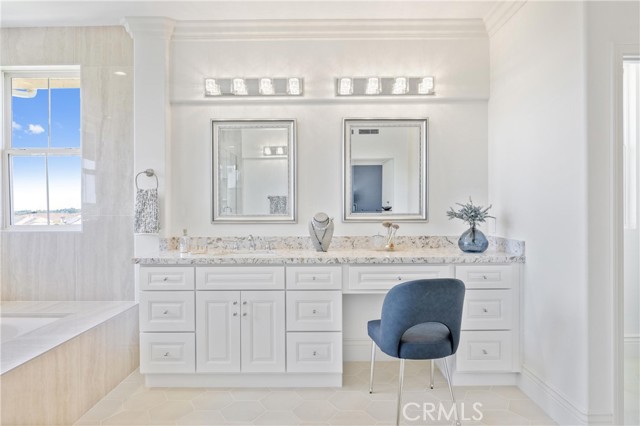 11 Chaparral Court, Rancho Santa Margarita CA: https://media.crmls.org/medias/d09338eb-a33a-4de4-bf1a-435635522521.jpg