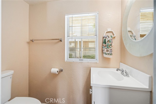 Detail Gallery Image 13 of 27 For 43649 Park Ave, Lancaster,  CA 93534 - 3 Beds | 2/1 Baths
