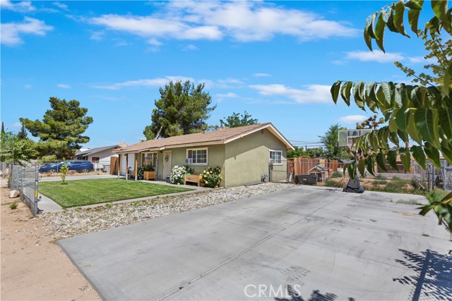 Detail Gallery Image 3 of 22 For 16090 Cajon St, Hesperia,  CA 92345 - 4 Beds | 2 Baths