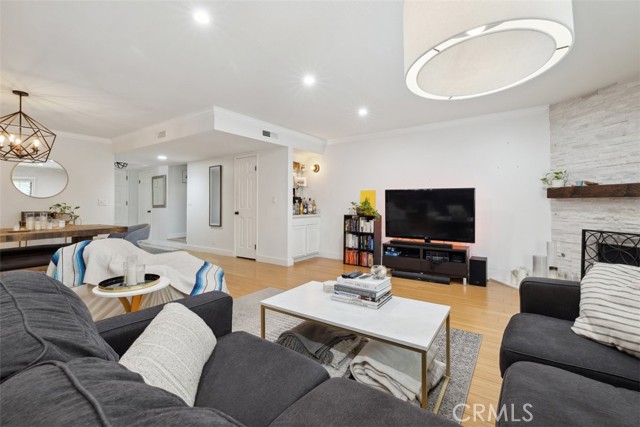 4455 Fulton Avenue, Sherman Oaks CA: https://media.crmls.org/medias/d0940985-a77f-40e6-8937-6627a0145b3a.jpg