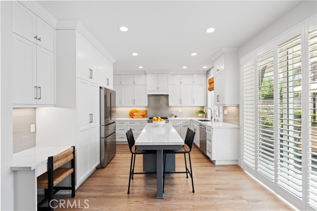 27811 Bloomfield Court, Valencia CA: https://media.crmls.org/medias/d09448c8-6f7c-44f7-878a-de5837631b58.jpg