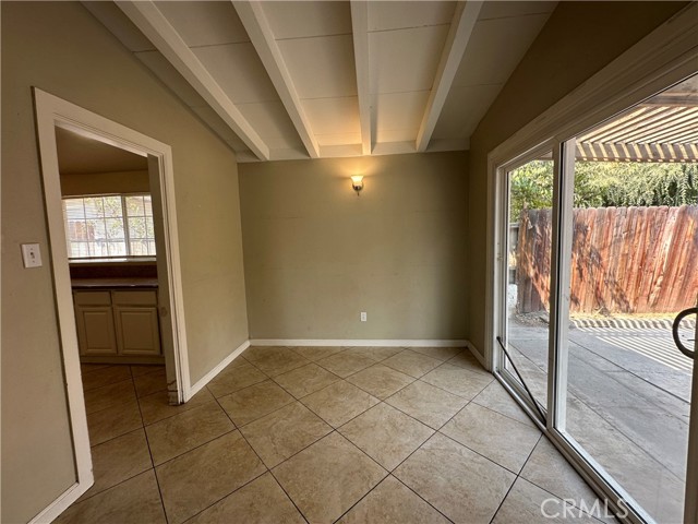 Detail Gallery Image 4 of 25 For 7061 Newbury Ave, San Bernardino,  CA 92404 - 4 Beds | 2 Baths