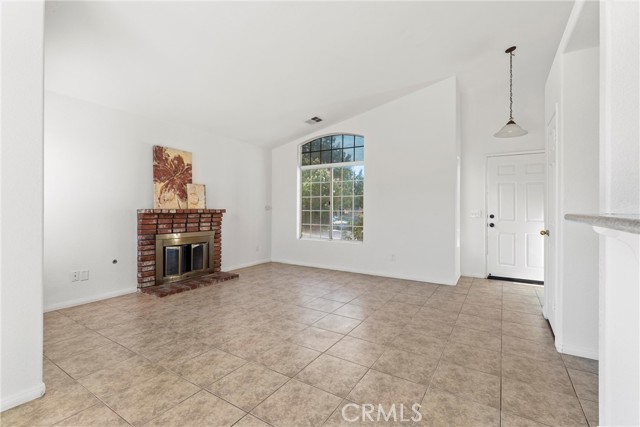 3519 San Jacinto Avenue, Rosamond CA: https://media.crmls.org/medias/d0956441-0895-47d0-862f-2f624222510a.jpg