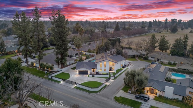 Detail Gallery Image 5 of 70 For 841 Fairway Dr, Bakersfield,  CA 93309 - 5 Beds | 3 Baths