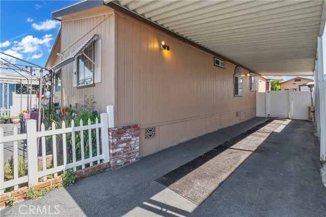 Detail Gallery Image 4 of 26 For 8681 Katella Ave #812,  Stanton,  CA 90680 - 4 Beds | 2 Baths