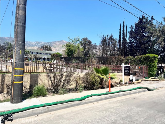Detail Gallery Image 13 of 15 For 419 W Altadena Dr, Altadena,  CA 91001 - – Beds | – Baths